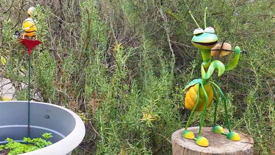 Iron Ridge Park Garden Art 14a