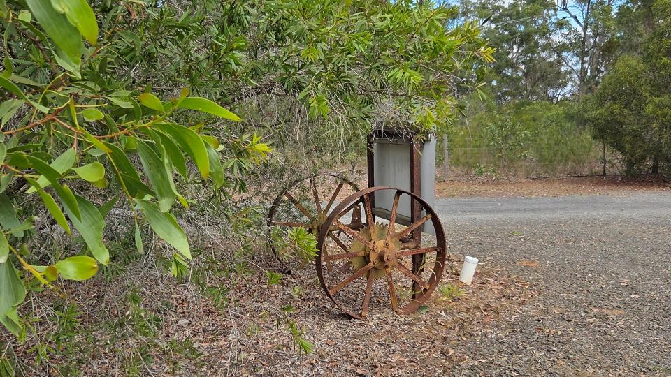 Iron Ridge Park Garden Art 17a