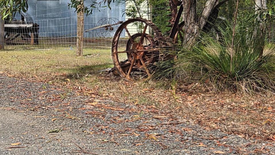 Iron Ridge Park Garden Art 18a